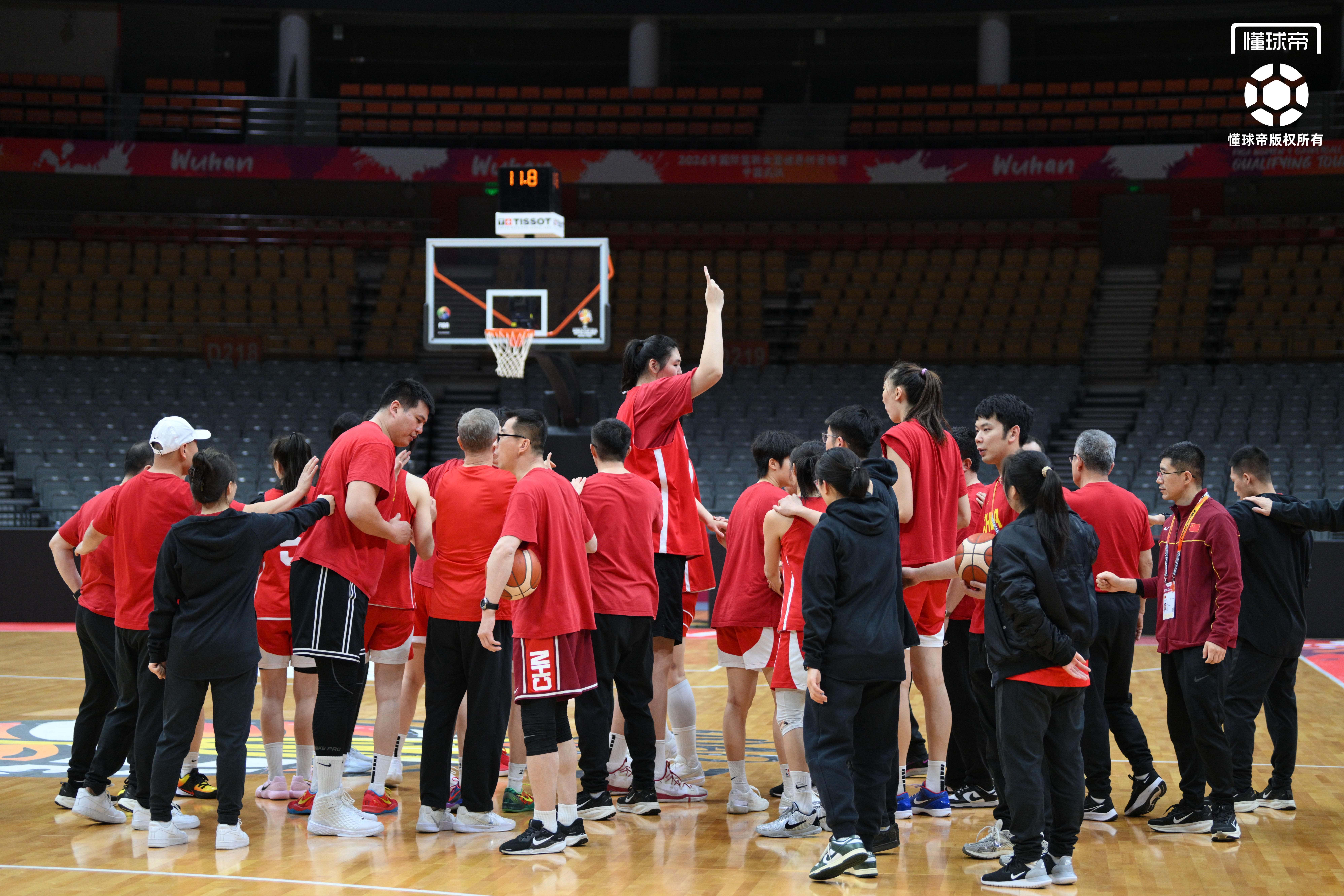 世界杯直播平台九游体育-中国女篮世预赛最后一练，王治郅到场观看&amp;amp;全队精神饱满